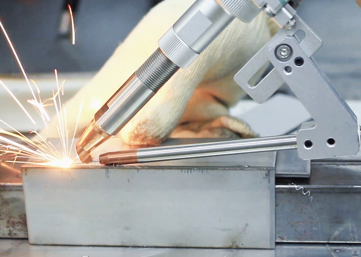 激光焊接機的成本是多少? 激光焊接機的成本是多少?