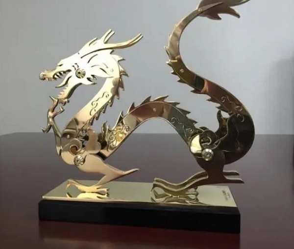 激光切割機在金屬藝術(shù)品精細雕刻中的應(yīng)用
