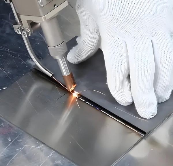 激光焊接機(jī)焊薄板有哪些焊接方式? 激光焊接機(jī)焊薄板有哪些焊接方式?