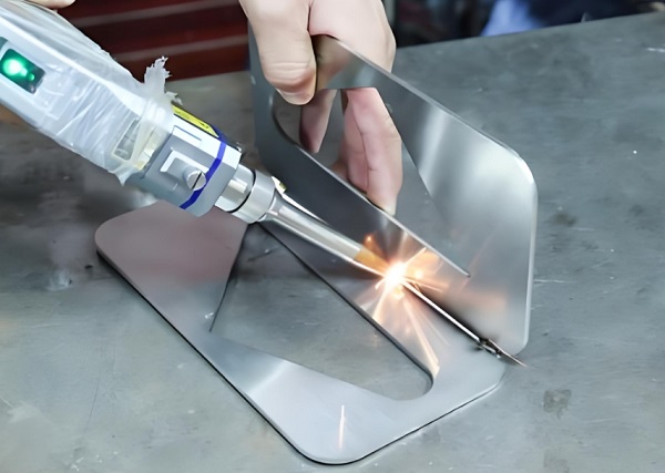 離焦量對(duì)激光焊接機(jī)的焊接質(zhì)量有影響嗎? 離焦量對(duì)激光焊接機(jī)的焊接質(zhì)量有影響嗎?