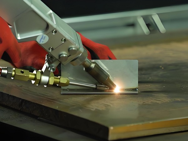 小型激光焊接機