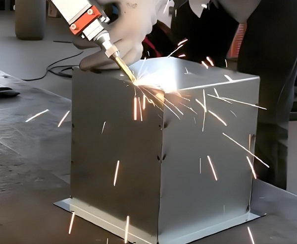 激光焊接機(jī)對(duì)鋼焊接有什么影響? 激光焊接機(jī)對(duì)鋼焊接有什么影響?