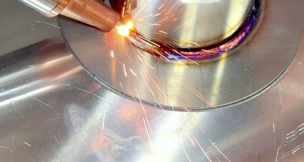 激光焊接機焊接不銹鋼為什么會變形? 激光焊接機焊接不銹鋼為什么會變形?