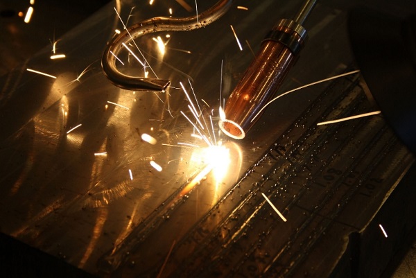 激光加工設備如何通過優化焊接工藝減少焊接缺陷? 激光加工設備如何通過優化焊接工藝減少焊接缺陷?