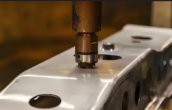 激光焊接機與電阻焊接設備有什么區別? 激光焊接機與電阻焊接設備有什么區別?