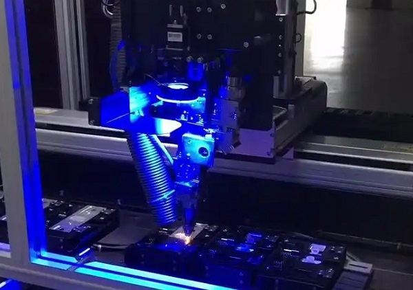 如何降低鋰電池激光焊接機的使用成本