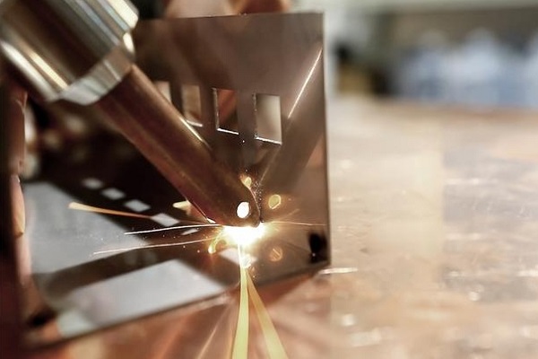 自動(dòng)激光焊接機(jī)廠(chǎng)家:激光焊接機(jī)能應(yīng)對(duì)多層多道焊接嗎? 自動(dòng)激光焊接機(jī)廠(chǎng)家:激光焊接機(jī)能應(yīng)對(duì)多層多道焊接嗎?