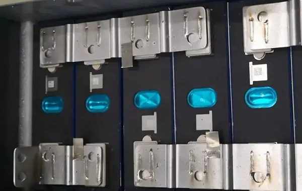 激光焊接機在動力鋰電池模組焊接中的難點和解決方案 激光焊接機在動力鋰電池模組焊接中的難點和解決方案