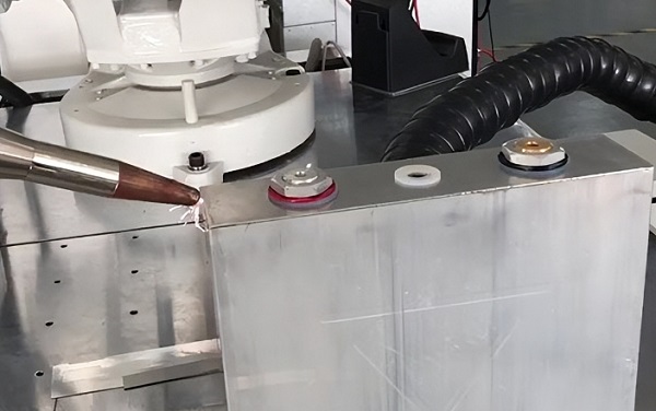 激光焊接機在鋰電池密封焊接工藝中的應用