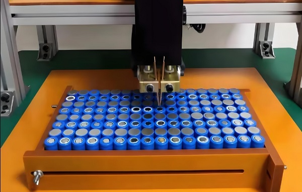 鋰電池用什么焊接？激光焊接機彰顯卓越優勢