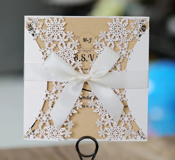 激光打標機可以在賀卡上打標嗎? 激光打標機可以在賀卡上打標嗎?