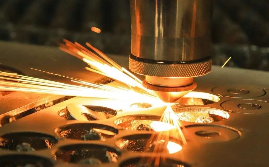 如何調整激光切割機的脈沖頻率？