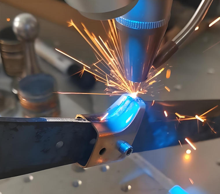 如何防止激光焊接機(jī)的焊接面出現(xiàn)裂紋？