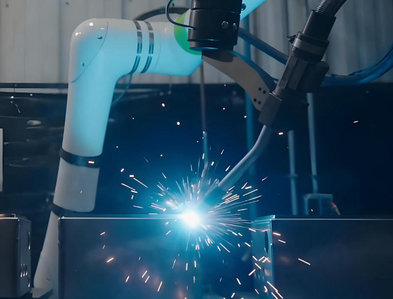 激光焊接機器人：焊接過程的自動化監測與優化有什么作用？